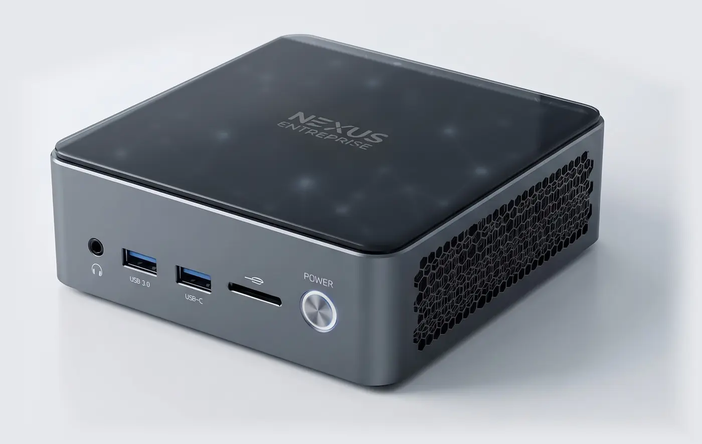Le serveur Nexus Entreprise vu de trois quarts : boîtier gris graphite et capot en verre fumé parcouru d’un réseau de points lumineux.